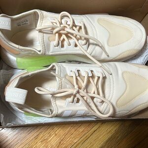 Adidas NMD_R1 Women’s sneaker beige/nude size 9.5